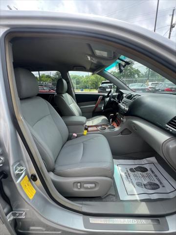 used 2008 Toyota Highlander car, priced at $6,495