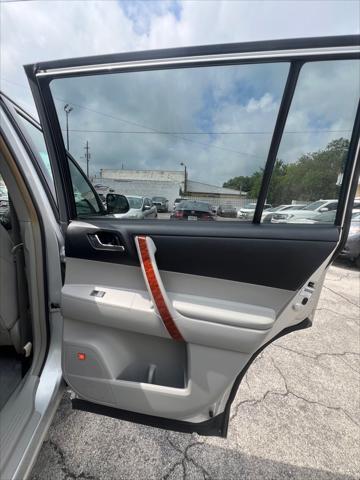 used 2008 Toyota Highlander car, priced at $6,495