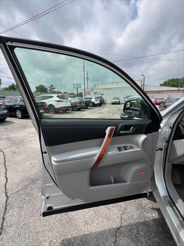 used 2008 Toyota Highlander car, priced at $6,495