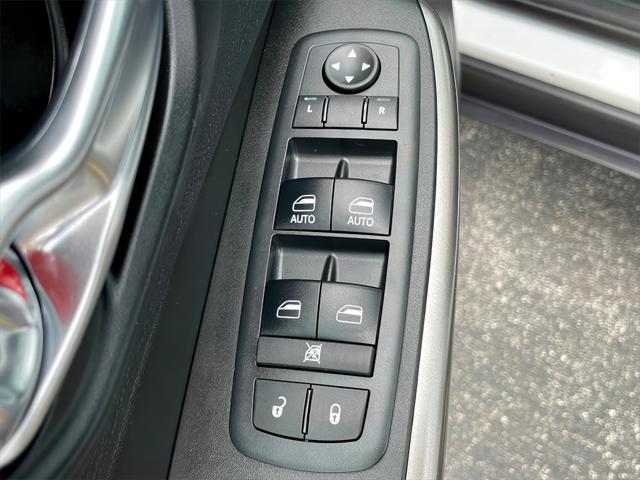used 2019 Jeep Cherokee car, priced at $16,495