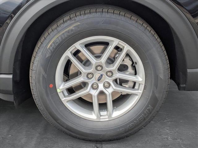 new 2025 Ford Explorer car, priced at $40,237