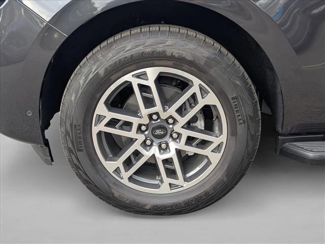 new 2025 Ford Expedition car, priced at $73,280