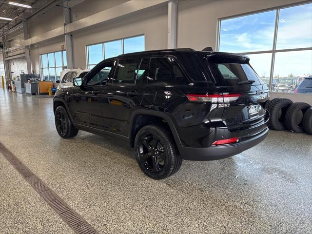 new 2025 Jeep Grand Cherokee car, priced at $44,756