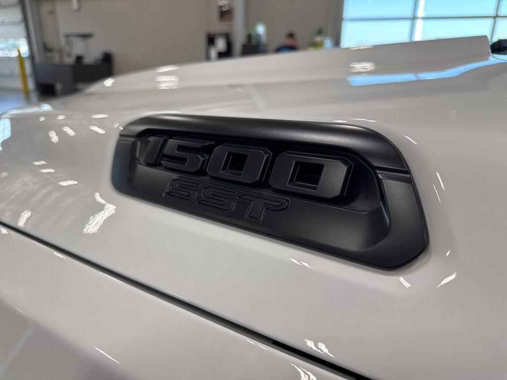 new 2025 Ram 1500 car, priced at $47,686