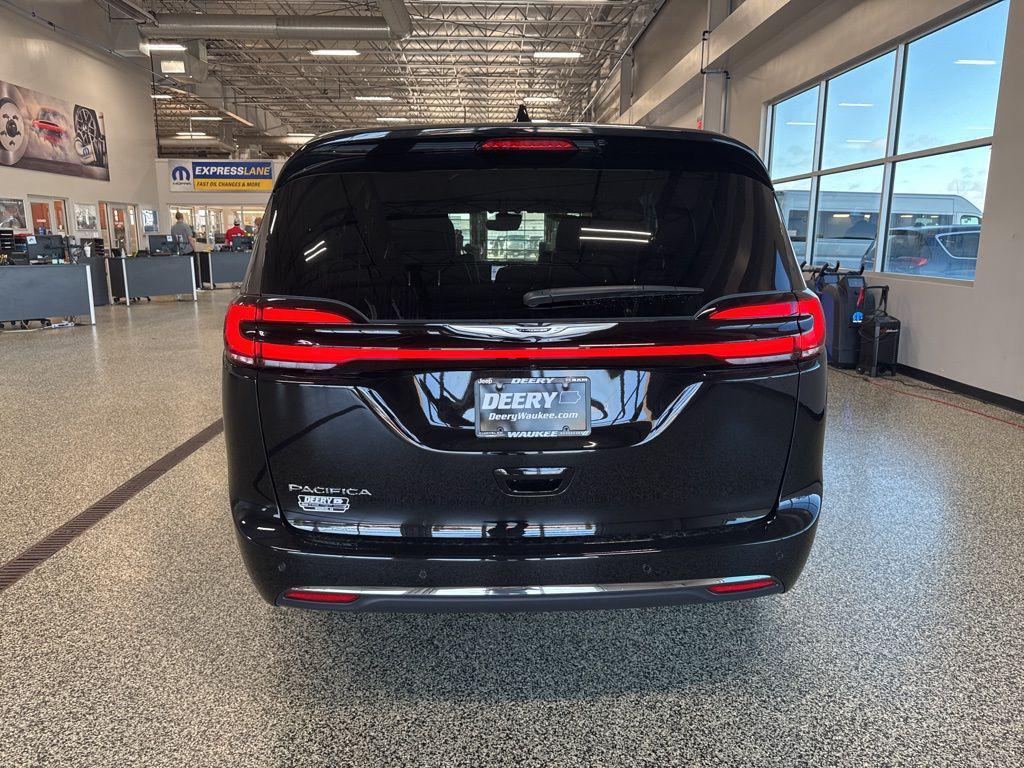 new 2025 Chrysler Pacifica car, priced at $46,862