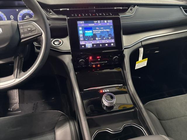 new 2025 Jeep Grand Cherokee car, priced at $40,611