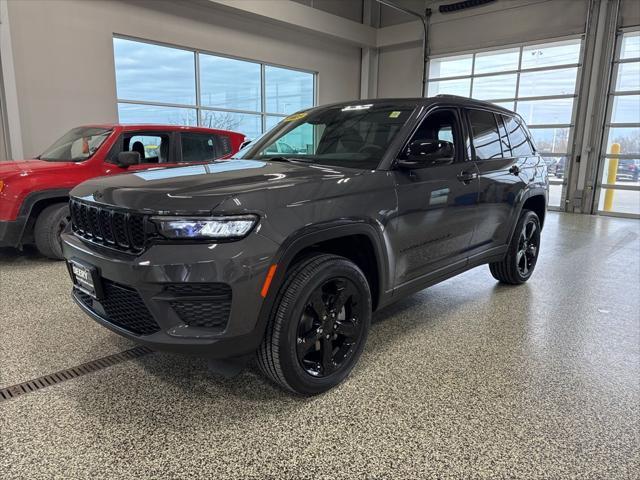new 2025 Jeep Grand Cherokee car, priced at $40,611