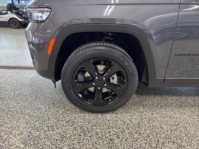 new 2025 Jeep Grand Cherokee car, priced at $40,611