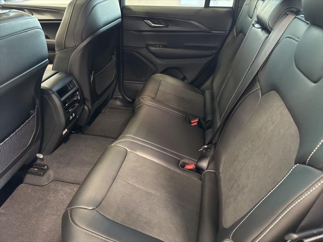 new 2025 Jeep Grand Cherokee car, priced at $40,075