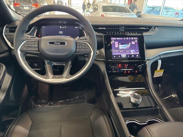 new 2025 Jeep Grand Cherokee car, priced at $40,075