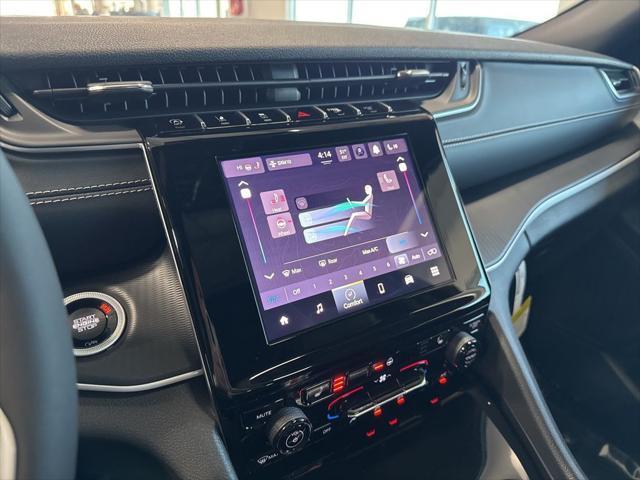 new 2025 Jeep Grand Cherokee car, priced at $40,075