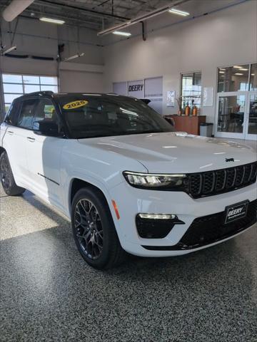 new 2025 Jeep Grand Cherokee car, priced at $57,217