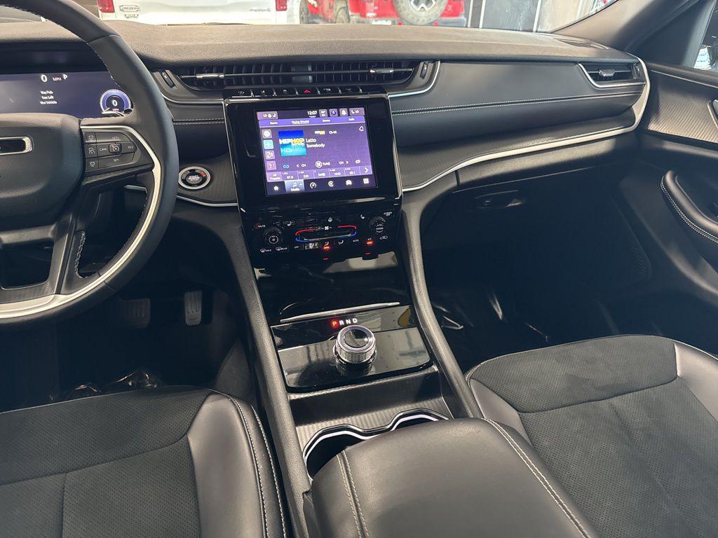 new 2025 Jeep Grand Cherokee L car, priced at $39,331
