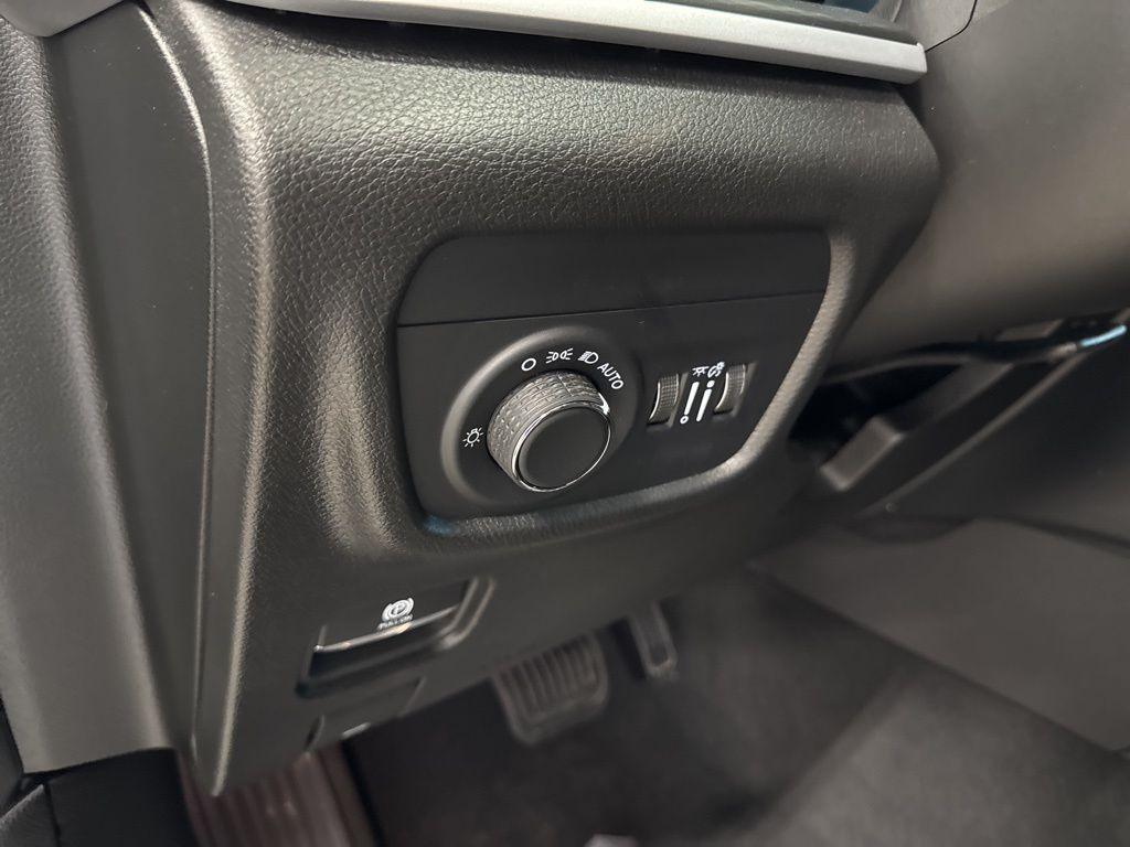 new 2025 Jeep Grand Cherokee L car, priced at $39,331