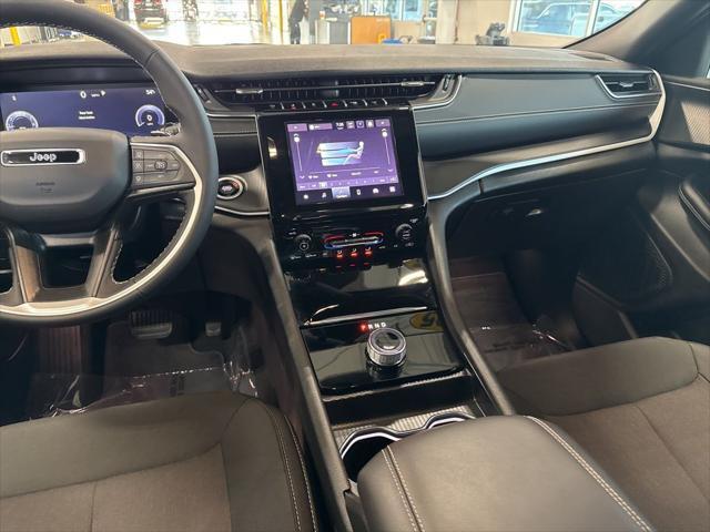 new 2025 Jeep Grand Cherokee car, priced at $37,714