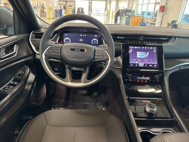 new 2025 Jeep Grand Cherokee car, priced at $37,714