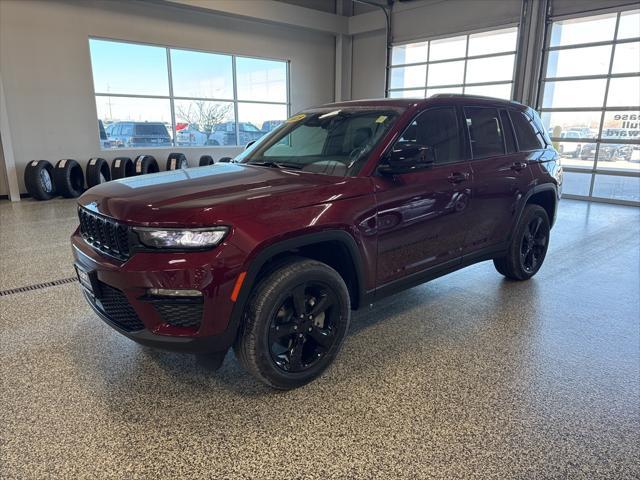 new 2025 Jeep Grand Cherokee car, priced at $44,756