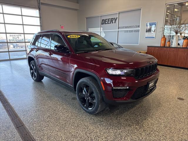 new 2025 Jeep Grand Cherokee car, priced at $44,756