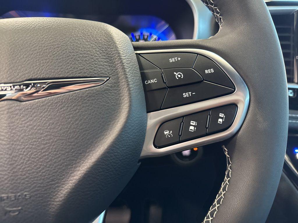 new 2025 Chrysler Pacifica car, priced at $47,112