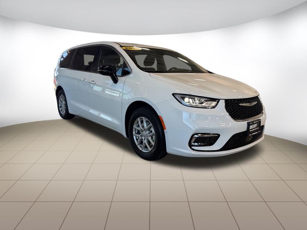 new 2025 Chrysler Pacifica car, priced at $47,112