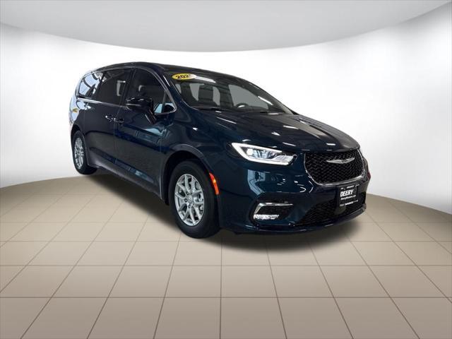 new 2025 Chrysler Pacifica car, priced at $47,705