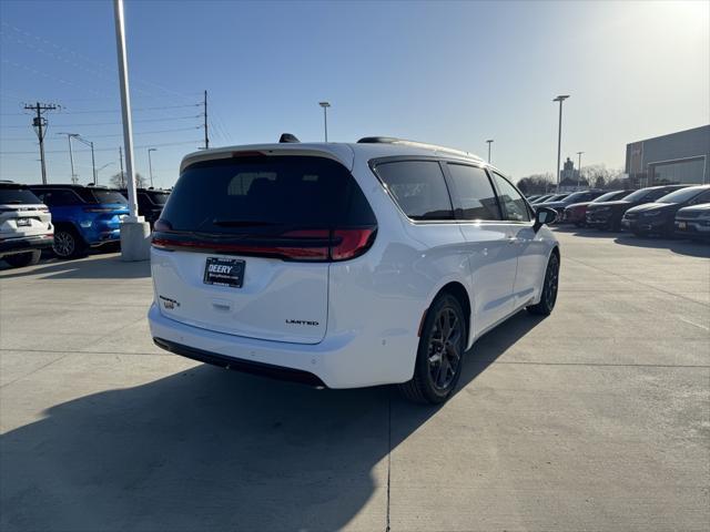 new 2024 Chrysler Pacifica car, priced at $52,468