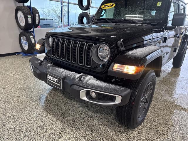 new 2025 Jeep Gladiator car, priced at $43,826