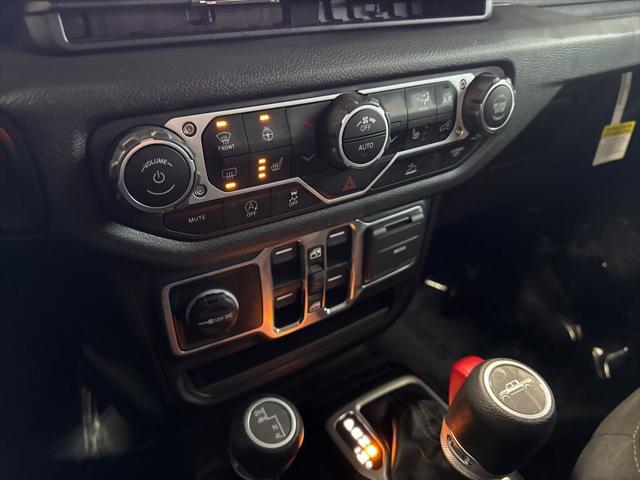 new 2025 Jeep Gladiator car, priced at $42,076