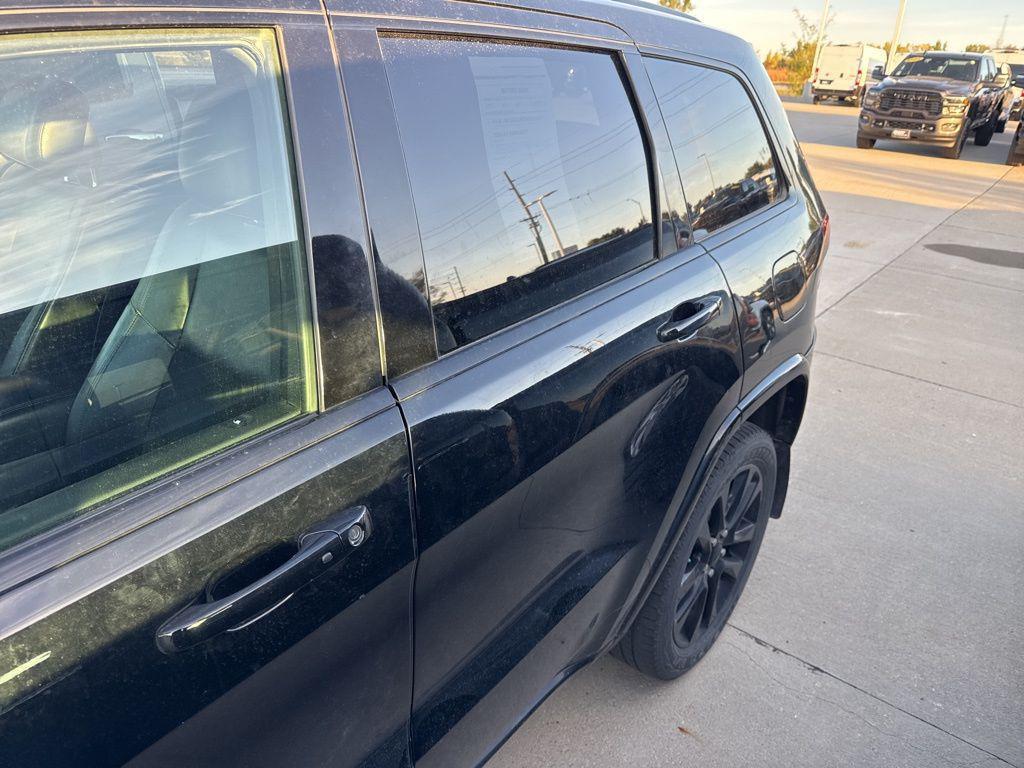 used 2017 Jeep Grand Cherokee car, priced at $15,310
