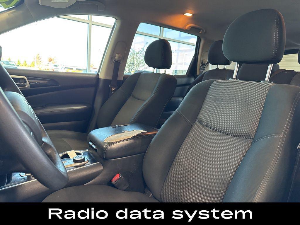 used 2020 Nissan Pathfinder car, priced at $14,000