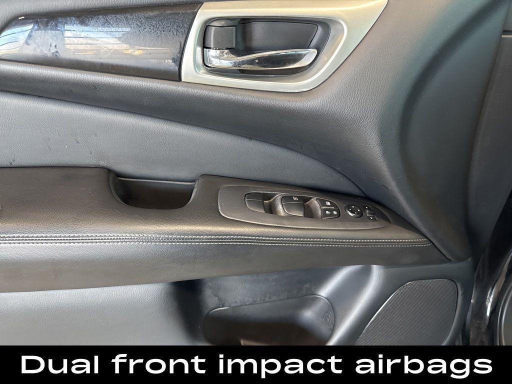 used 2020 Nissan Pathfinder car, priced at $14,000