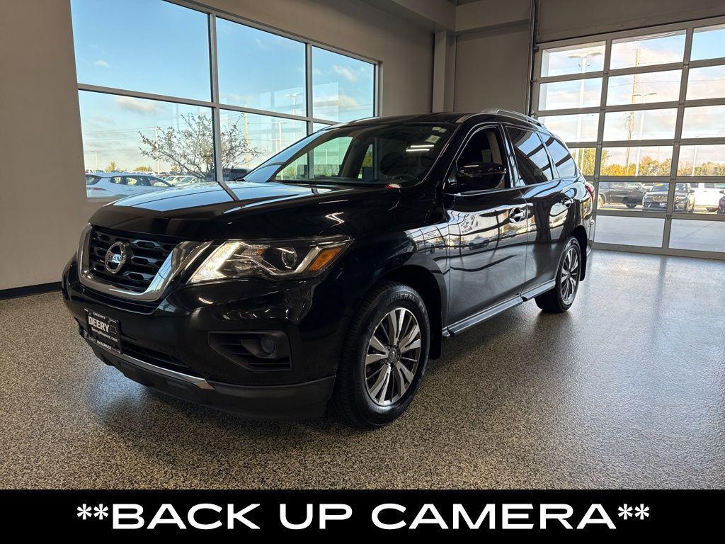 used 2020 Nissan Pathfinder car, priced at $14,000