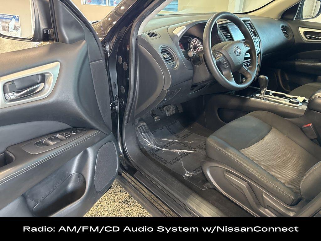 used 2020 Nissan Pathfinder car, priced at $14,000