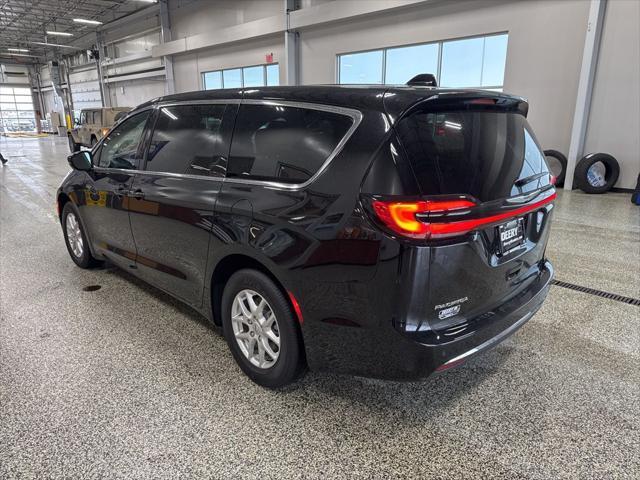 new 2025 Chrysler Pacifica car, priced at $40,427