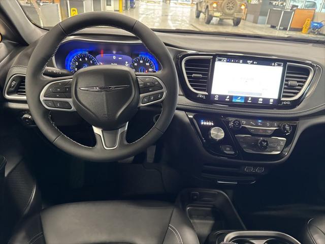 new 2025 Chrysler Pacifica car, priced at $40,427