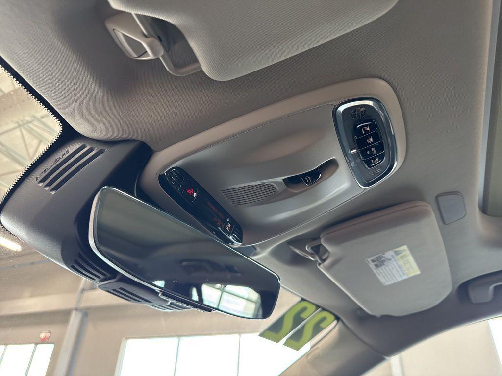 used 2022 Volvo XC90 car, priced at $37,874