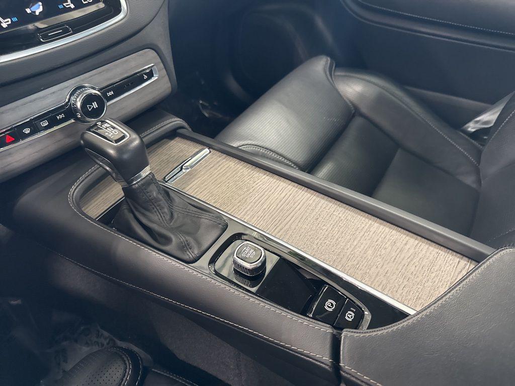 used 2022 Volvo XC90 car, priced at $37,874