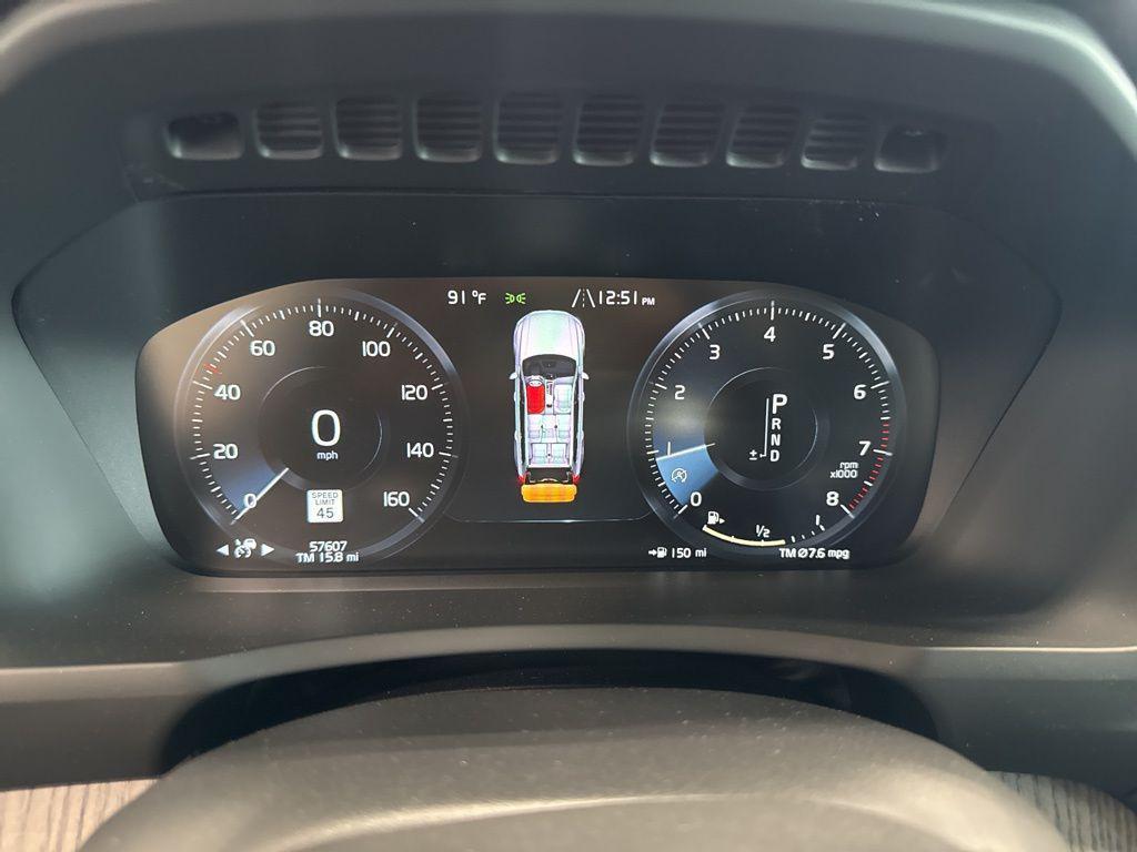 used 2022 Volvo XC90 car, priced at $37,874