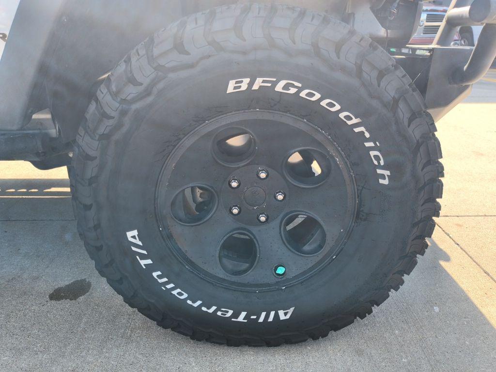 used 2013 Jeep Wrangler Unlimited car, priced at $13,990
