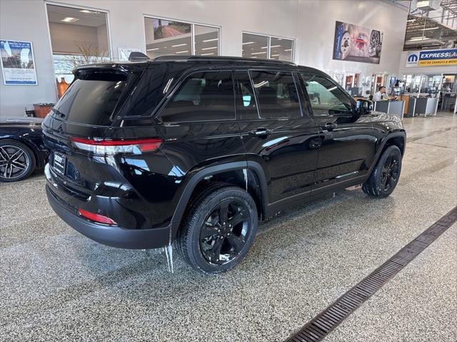 new 2025 Jeep Grand Cherokee car, priced at $40,611