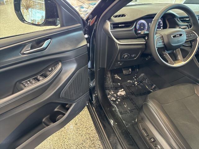 new 2025 Jeep Grand Cherokee car, priced at $40,611