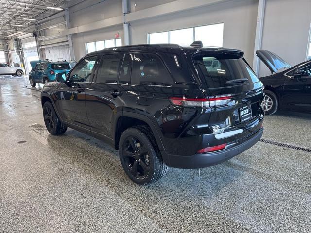 new 2025 Jeep Grand Cherokee car, priced at $40,611