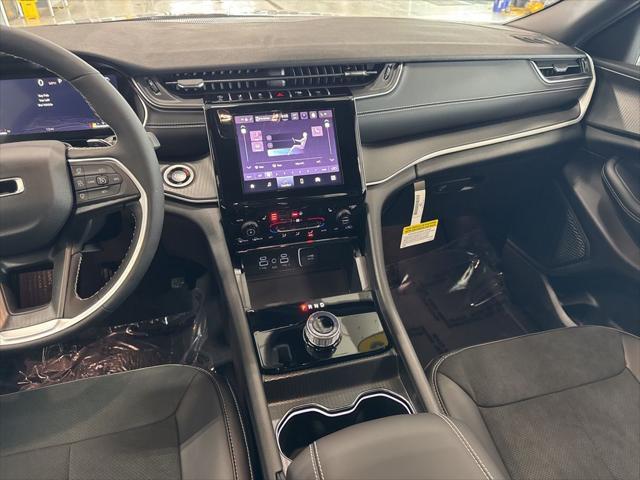 new 2025 Jeep Grand Cherokee car, priced at $40,611