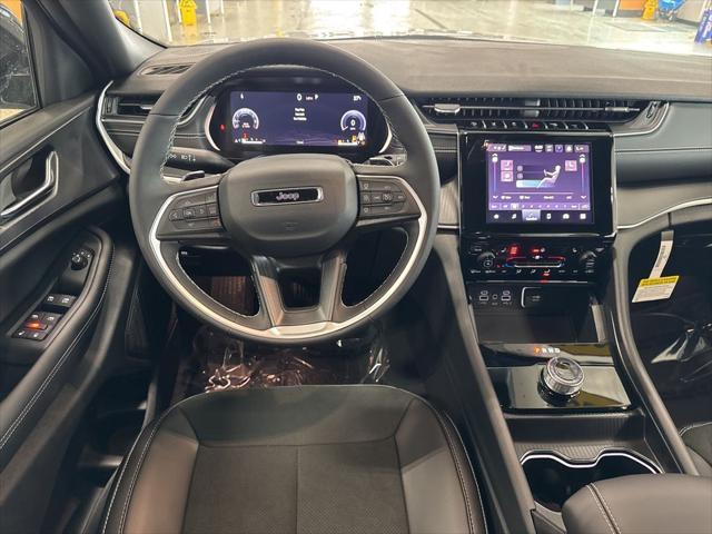 new 2025 Jeep Grand Cherokee car, priced at $40,611