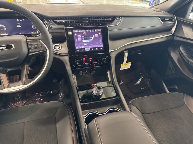 new 2025 Jeep Grand Cherokee car, priced at $40,611