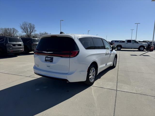 new 2024 Chrysler Pacifica car, priced at $47,245