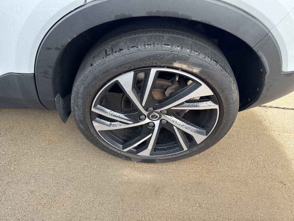 used 2021 Volvo XC40 car, priced at $25,203