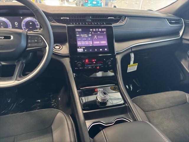 new 2025 Jeep Grand Cherokee car, priced at $40,075