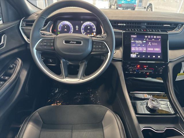 new 2025 Jeep Grand Cherokee car, priced at $40,075