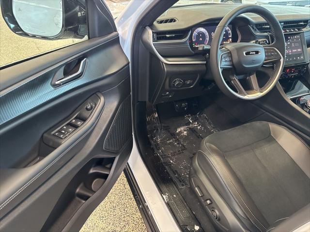new 2025 Jeep Grand Cherokee car, priced at $40,075